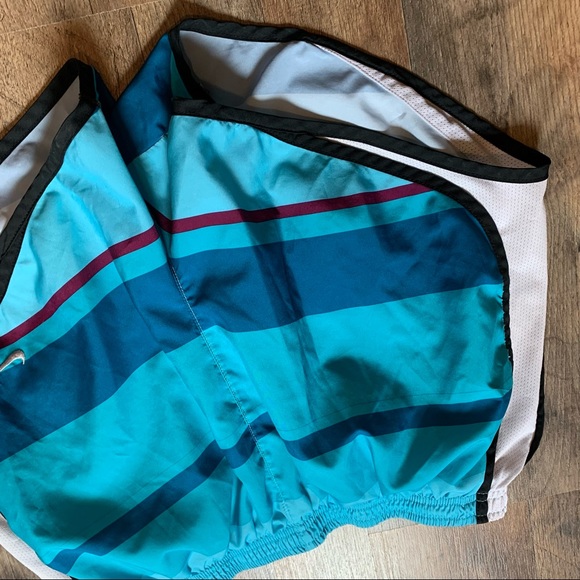 Dri-fit Nike workout / Athletic / running shorts - Picture 2 of 8